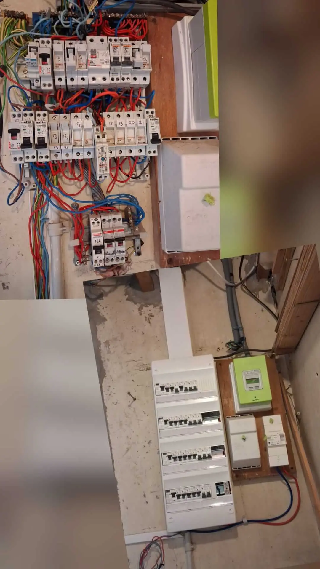 Avant après remise aux normes tableau électrique Hourtin