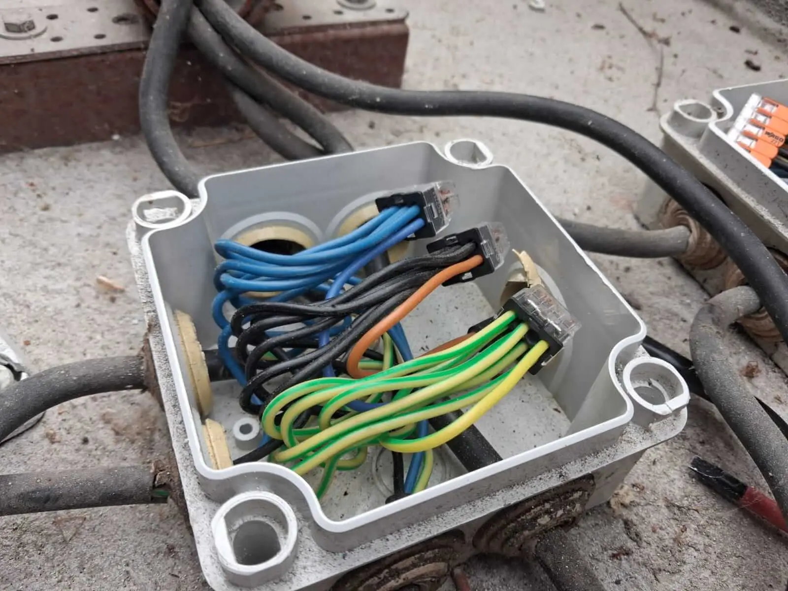 Dépannage électrique d'urgence à Arsac par LunElec33