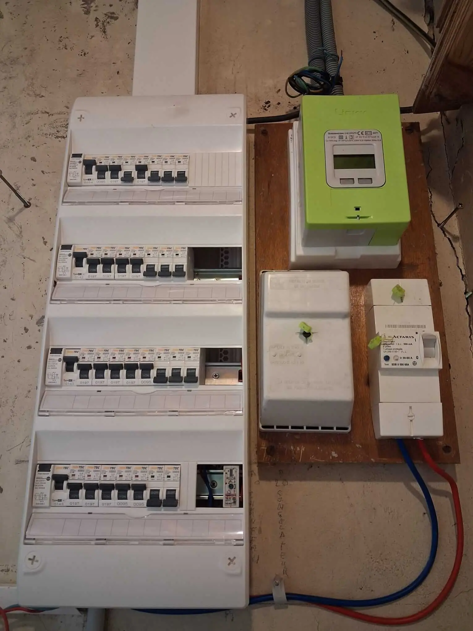 Remise aux normes tableau électrique Hourtin